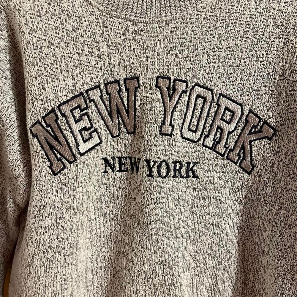 Women's Gray Sweatshirt Size Small - Picture 2 of 4